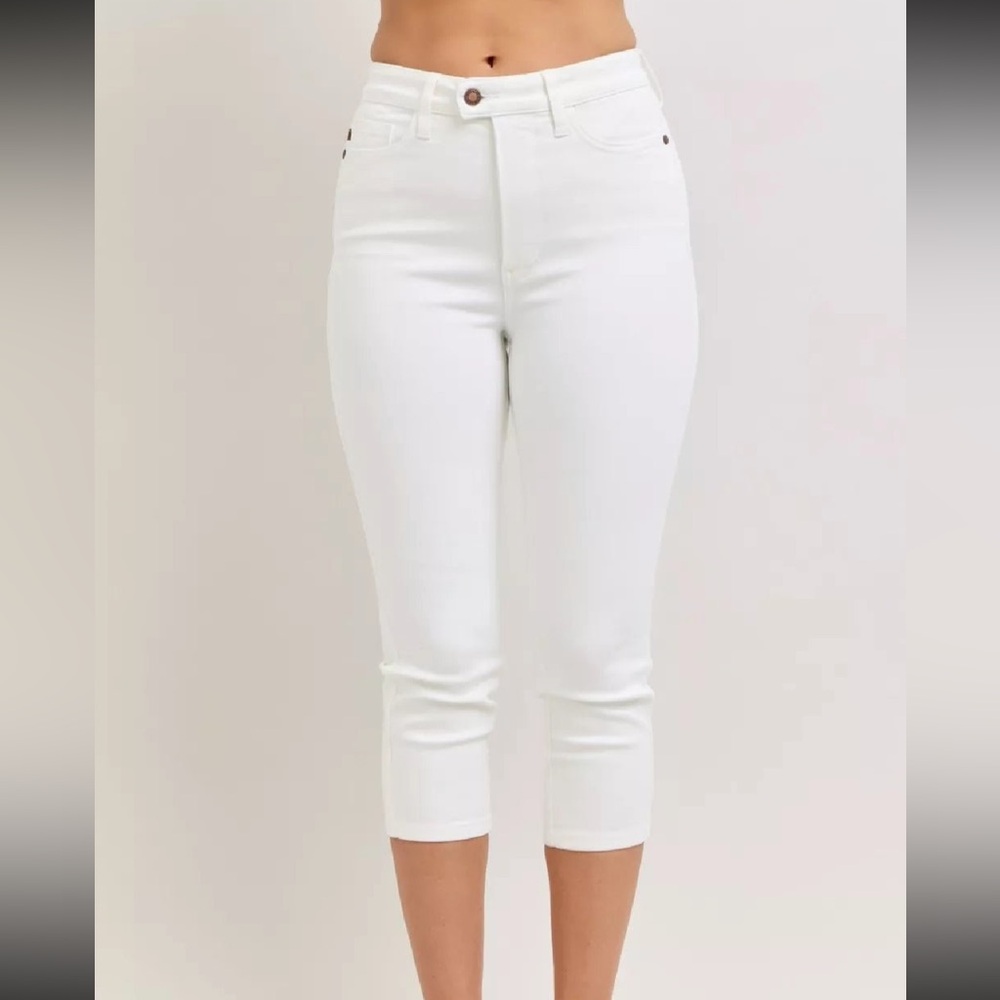 Judy Blue White Cropped Ankle Jeans